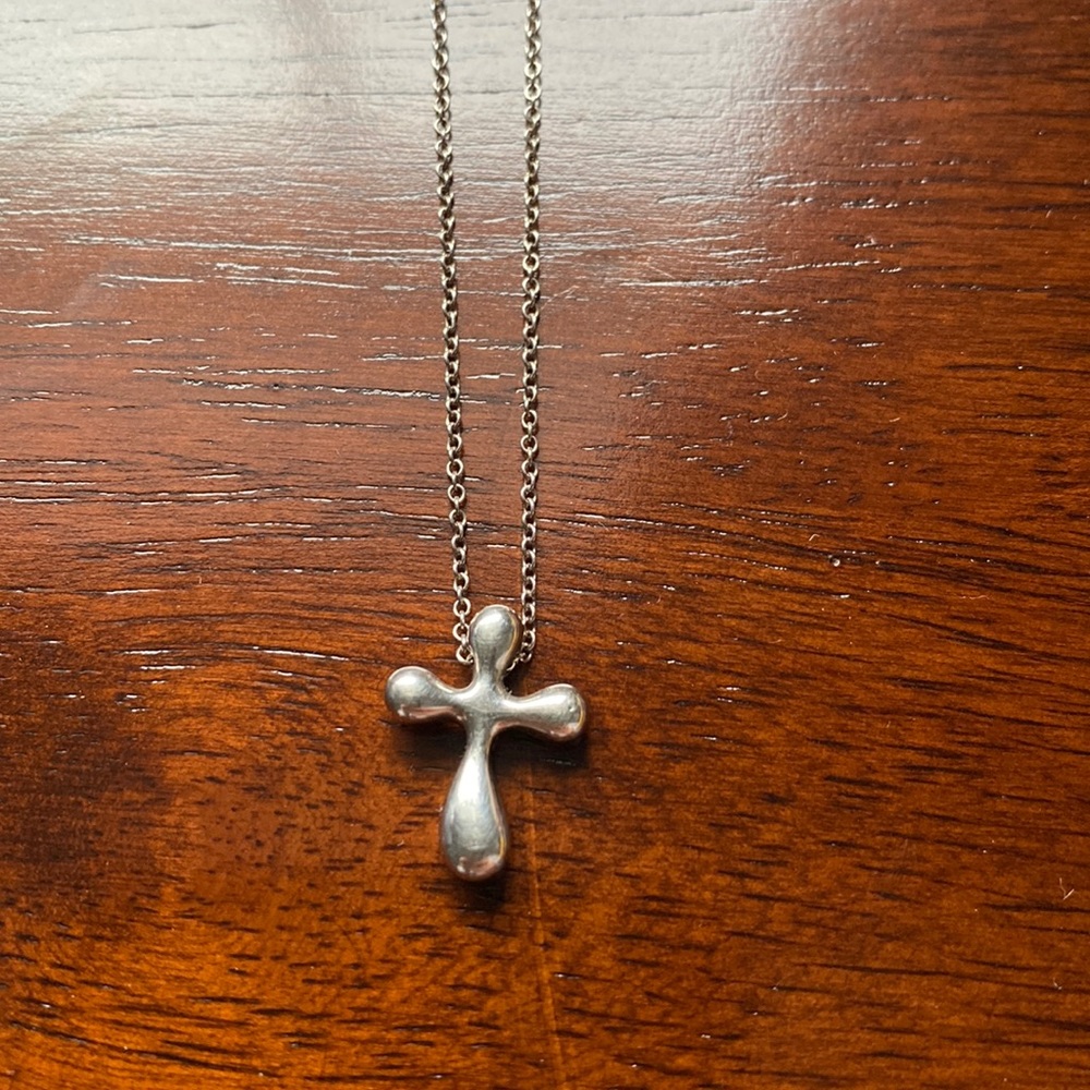 Preowned Tiffany & Co. Elsa Peretti Cross Necklace 16”